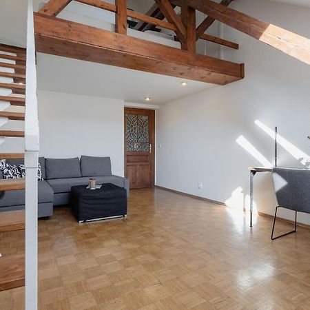 Bright And Spacious Attic Apartment Prága Kültér fotó